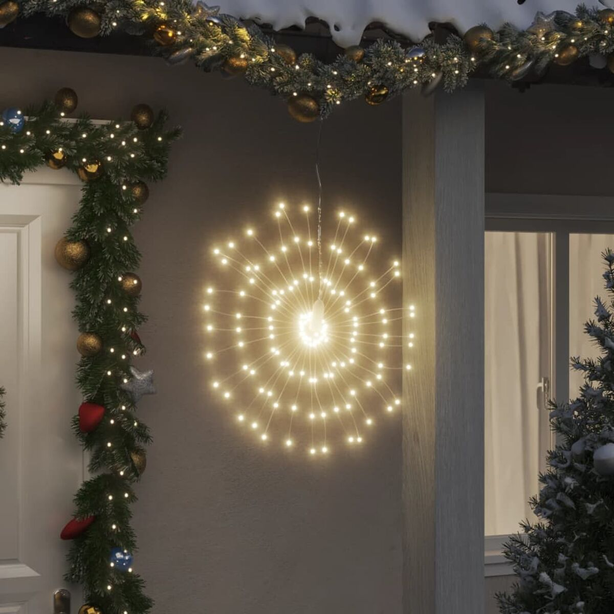 Dekorative, kreisförmige Lichter im Sternenmuster. Helle, warmweiße LEDs. An einer Wand befestigt.