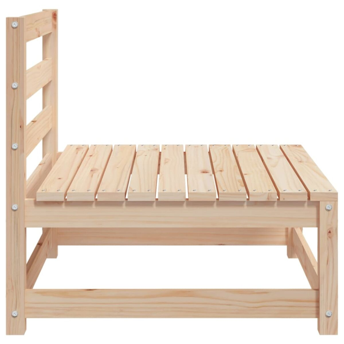 Holz-Außenstuhl mit Rückenlehne und Sitzfläche aus Holzlatten. Helle Holzfarbe.