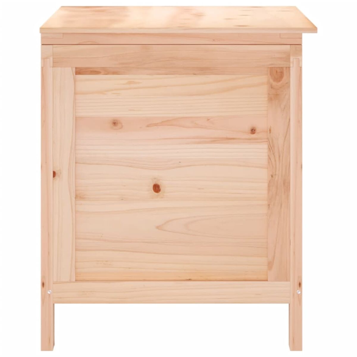 Hellbrauner Holzschrank mit flacher Oberseite. Sichtbare Holzmaserung. Weißer Hintergrund.