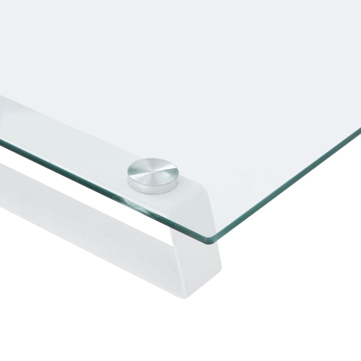 Nahaufnahme einer Glatischecke. Das Glas ist klar und wird von einem Metallbein getragen.