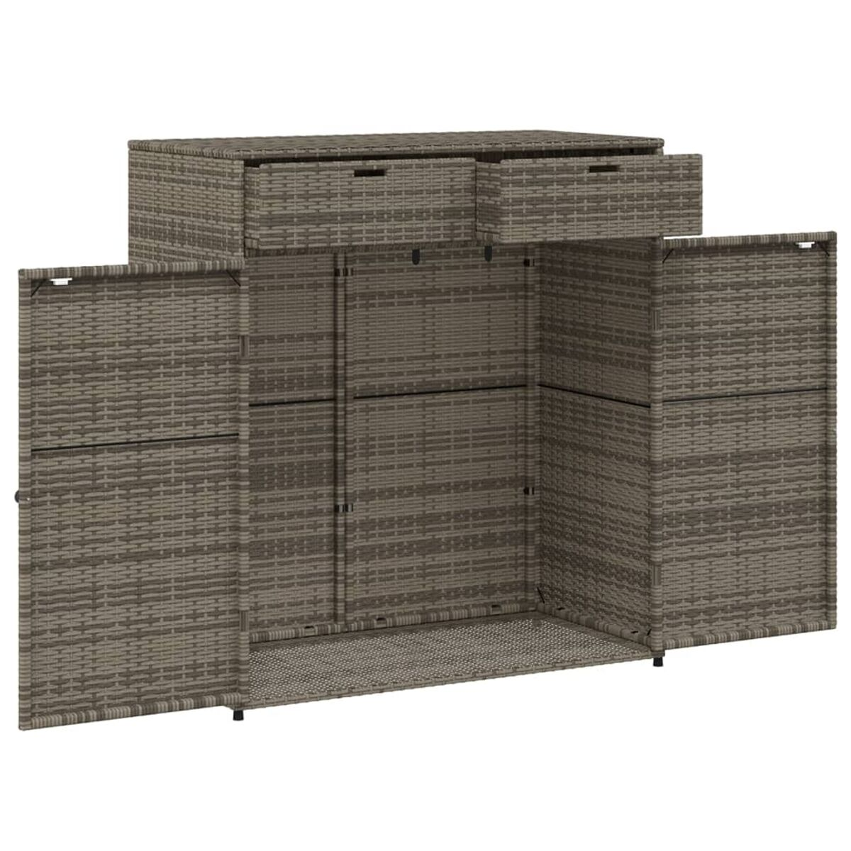 Wicker-Aufbewahrungsschrank mit Schubladen und offenen Türen. Beige Farbe. Innenraum sichtbar.