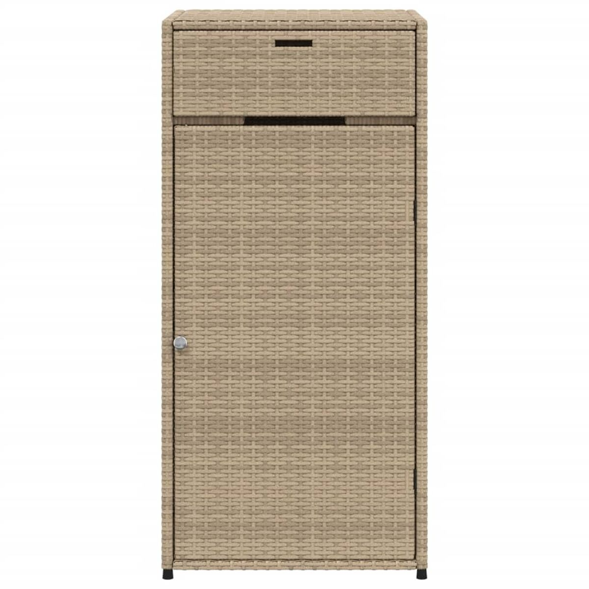 Ein Rattanschränkchen mit Schublade und Tür. Der Schrank ist beige und hat einen silbernen Griff.