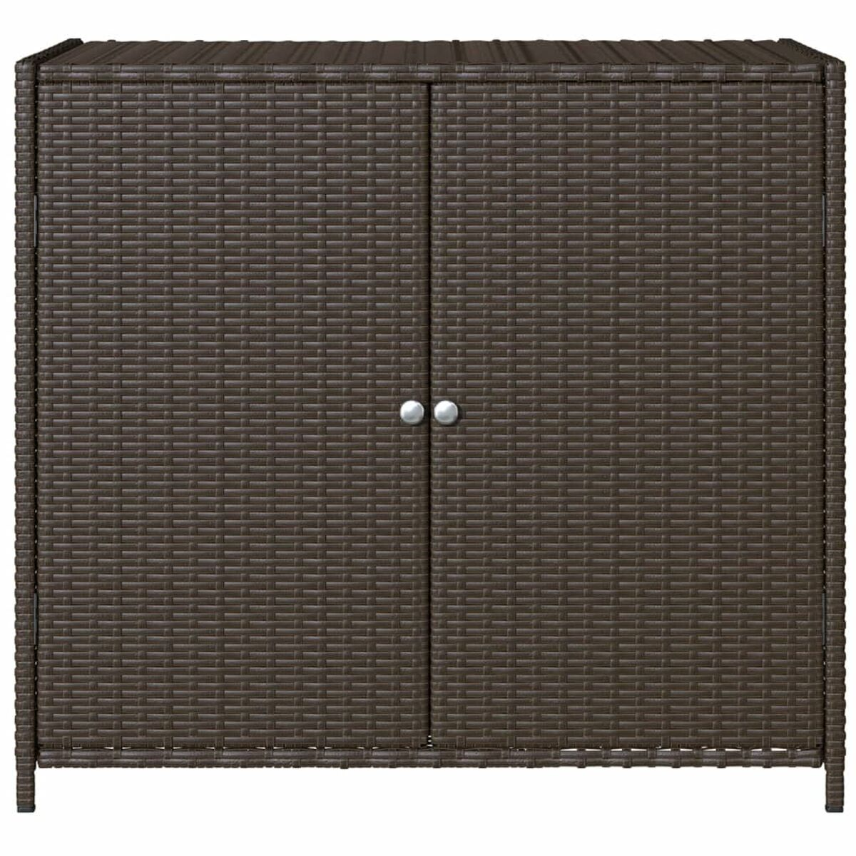 Ein brauner Rattan-Schrank mit zwei Türen und silbernen Griffen.
