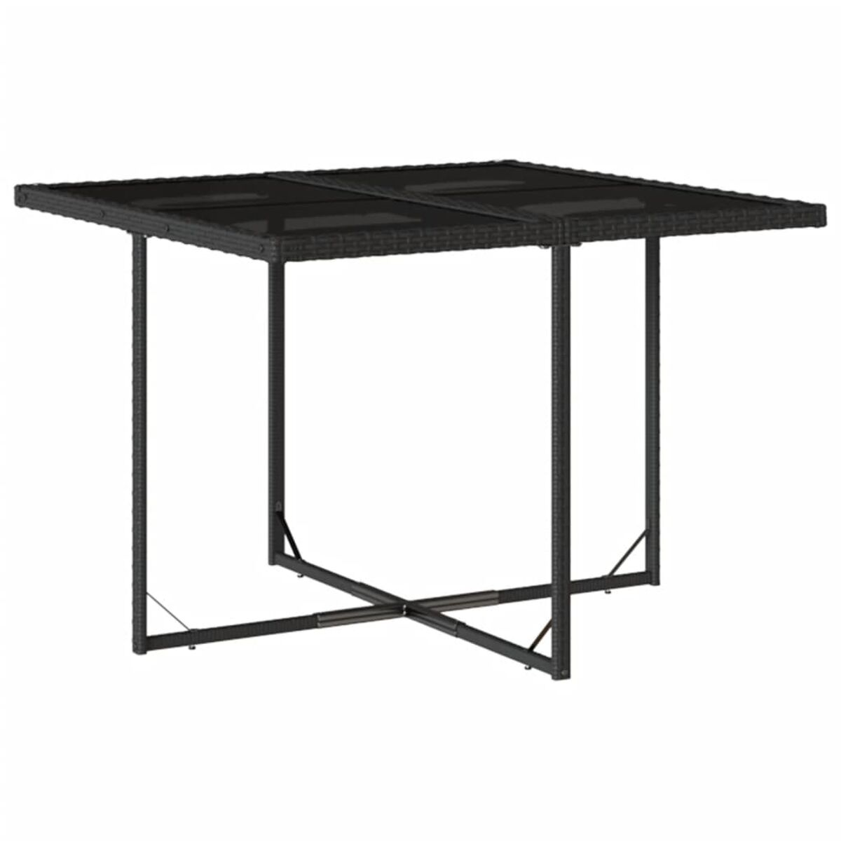 Tavolo quadrato con base in vimini nero. Ha un piano in vetro e gambe in metallo.