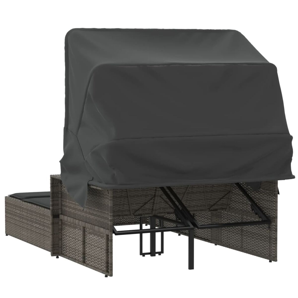 Gartenmöbel-Set mit einer schwarzen Abdeckung. Das Set ist aus Korbgeflecht gefertigt.