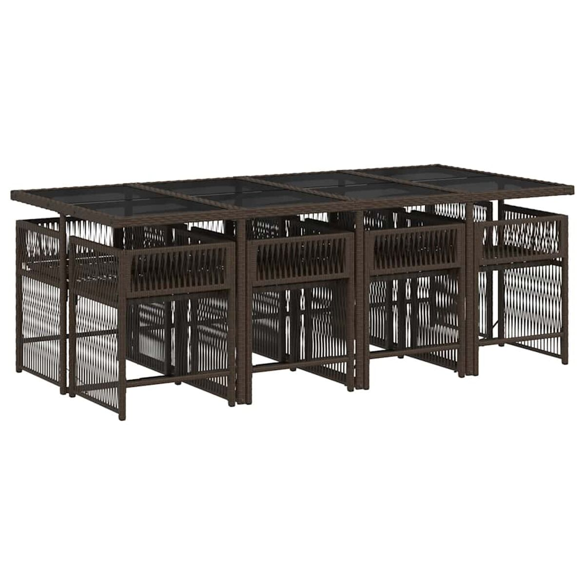 Un lungo tavolo da esterno intrecciato marrone con sedie. Piano del tavolo in vetro nero.