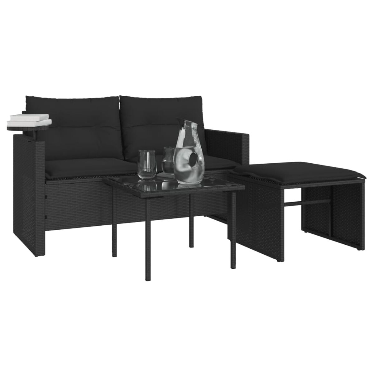 Set di sedute da esterno nero intrecciato con tavolino in vetro e poggiapiedi. Acqua limpida.
