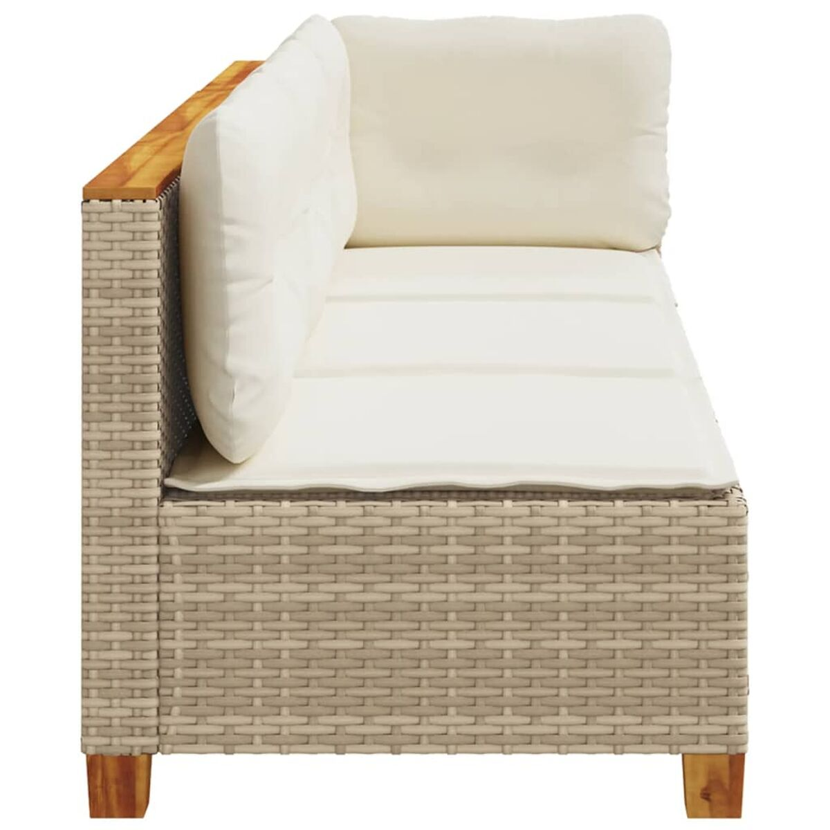 Sezione di divano angolare da esterno con design intrecciato chiaro e cuscino bianco. Bracciolo in legno sul lato.