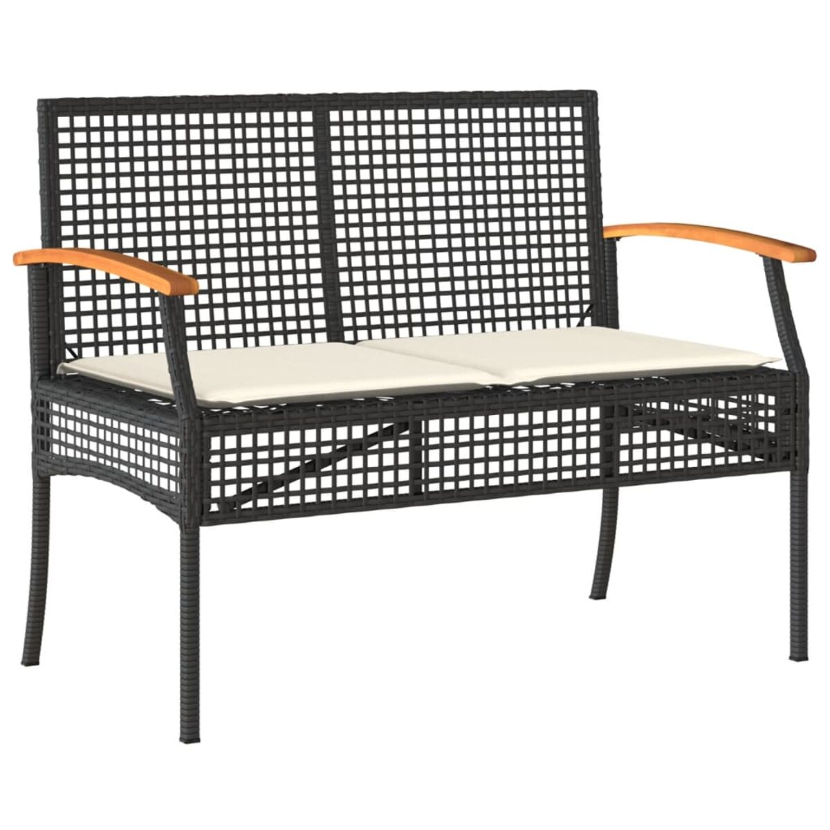 Schwarze Rattanbank mit cremefarbenem Kissen und Holzarmlehnen.