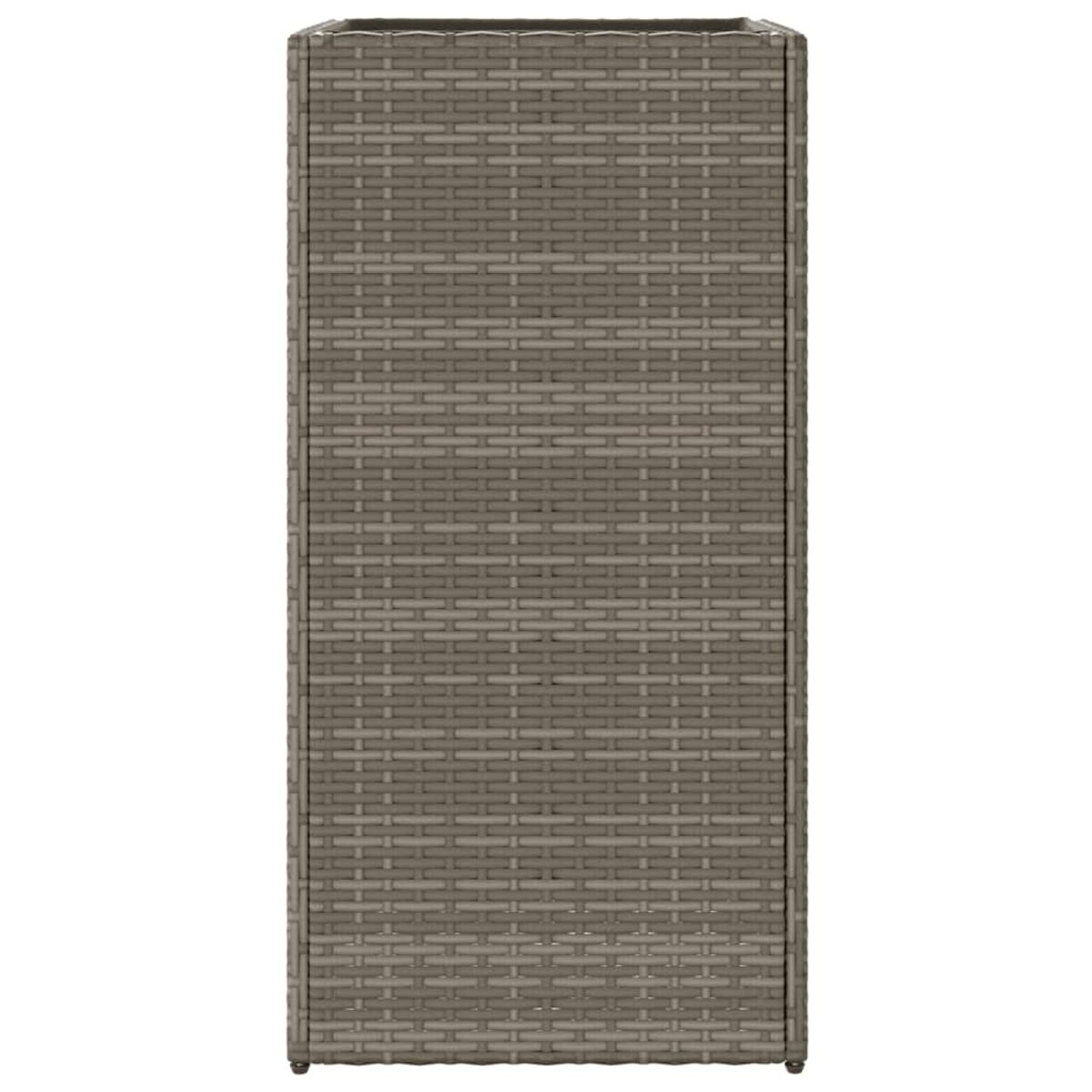 Hoher Rattan-Pflanztopf. Rechteckige Form.