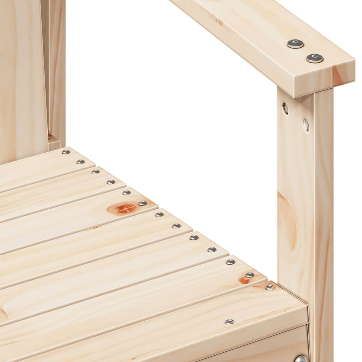 Nahaufnahme eines Holzstuhls mit Armlehne, Schrauben und Holzlatten.
