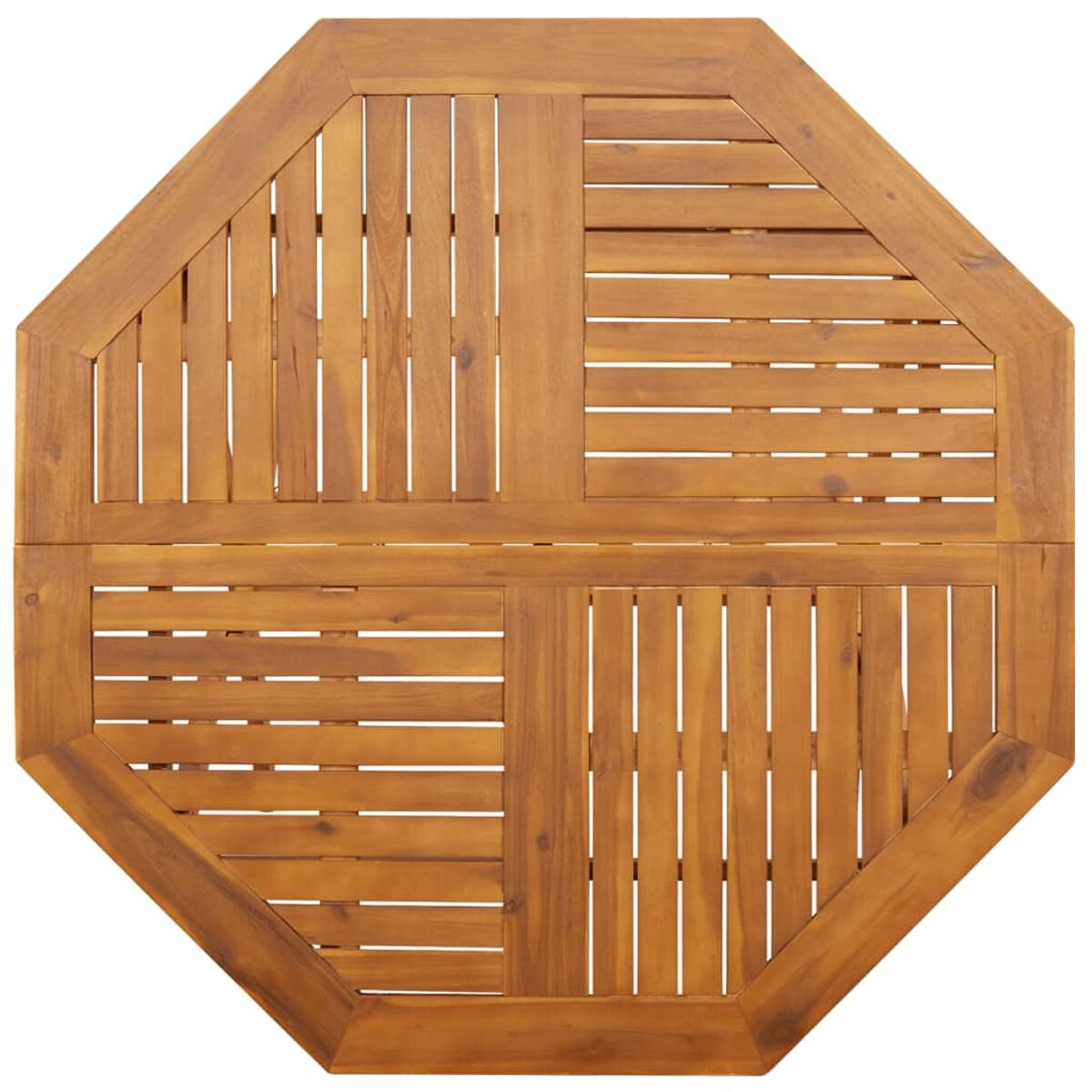 Achteckiger Holztisch. Braune Farbe. Lamellendesign. Weißer Hintergrund.