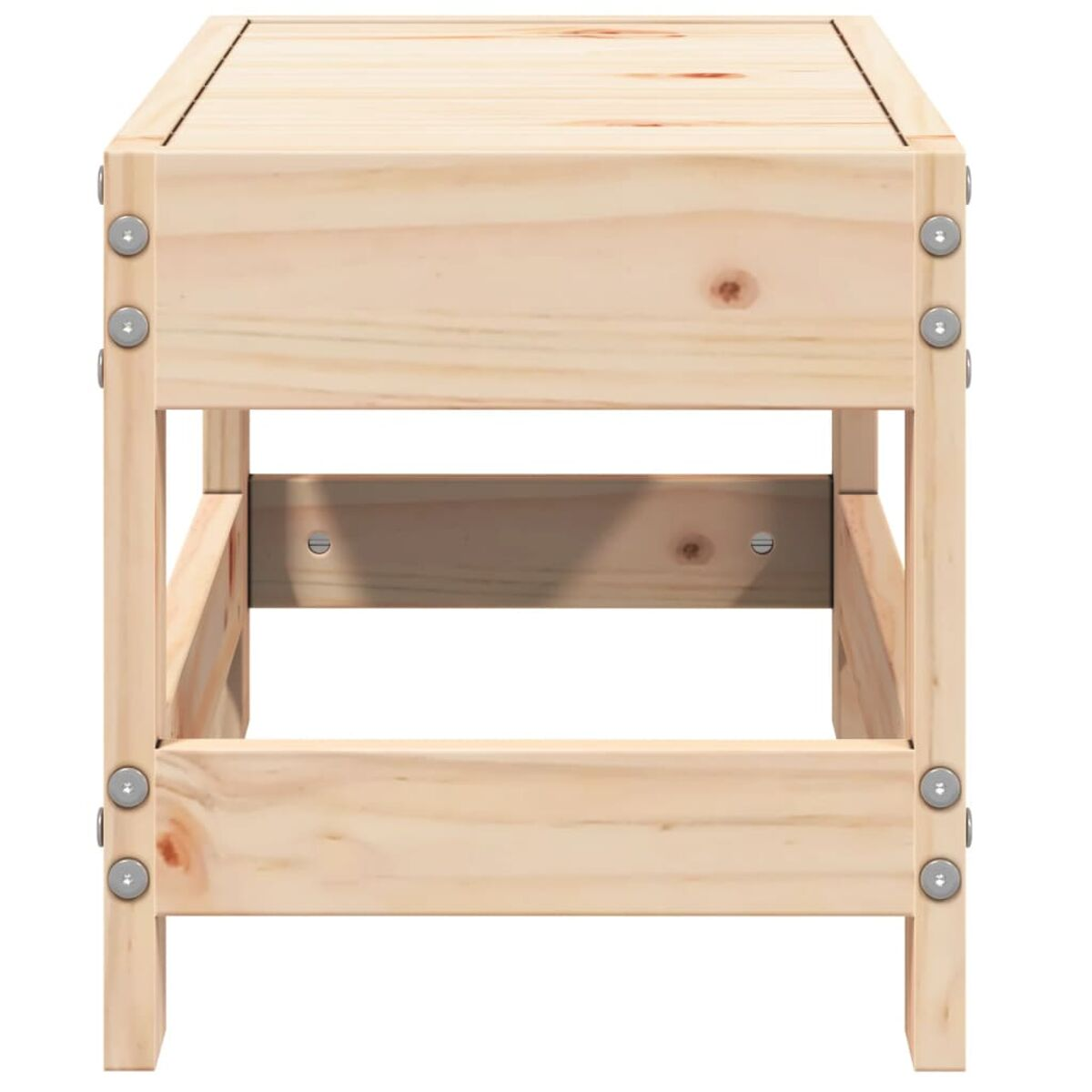 Ein Holzschemel mit rechteckiger Oberseite und offenen Seiten, Bolzen sichtbar. Helles Holz.