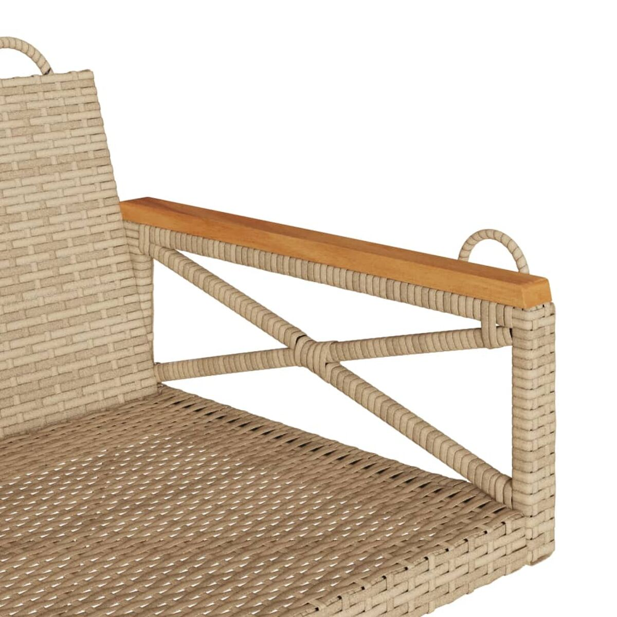 Armlehne eines Korbstuhls mit Holzarmlehne. Tan wicker, Holzarmlehne und weißer Hintergrund.