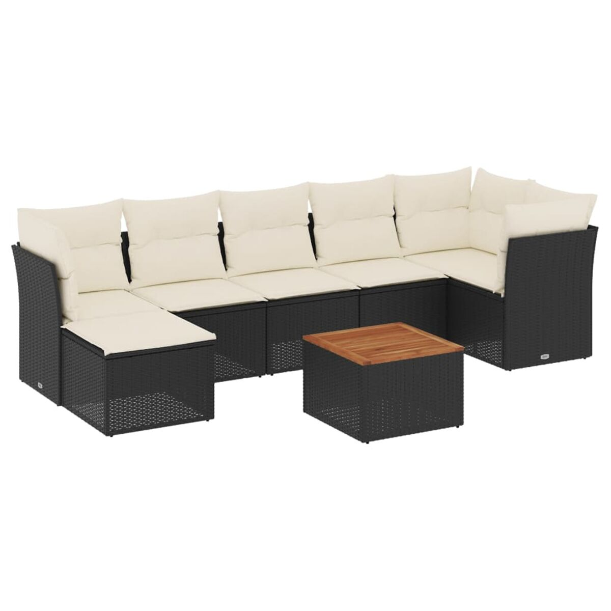 Divano angolare in rattan nero con cuscini color crema. Tavolo quadrato in legno davanti.