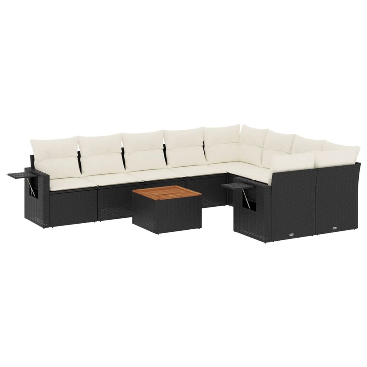Schwarzes Korbmöbel-Ecksofa mit cremefarbenen Kissen und einem quadratischen Couchtisch aus Holz. Weißer Hintergrund.