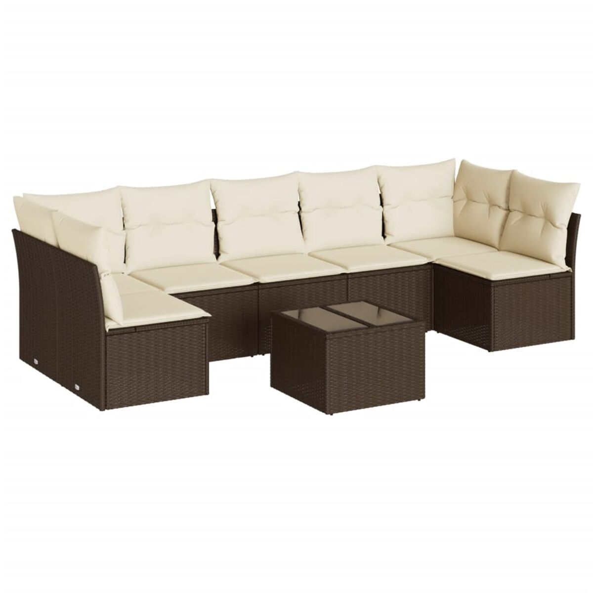 Set divano in rattan marrone con cuscini beige e tavolo con piano in vetro su sfondo bianco.