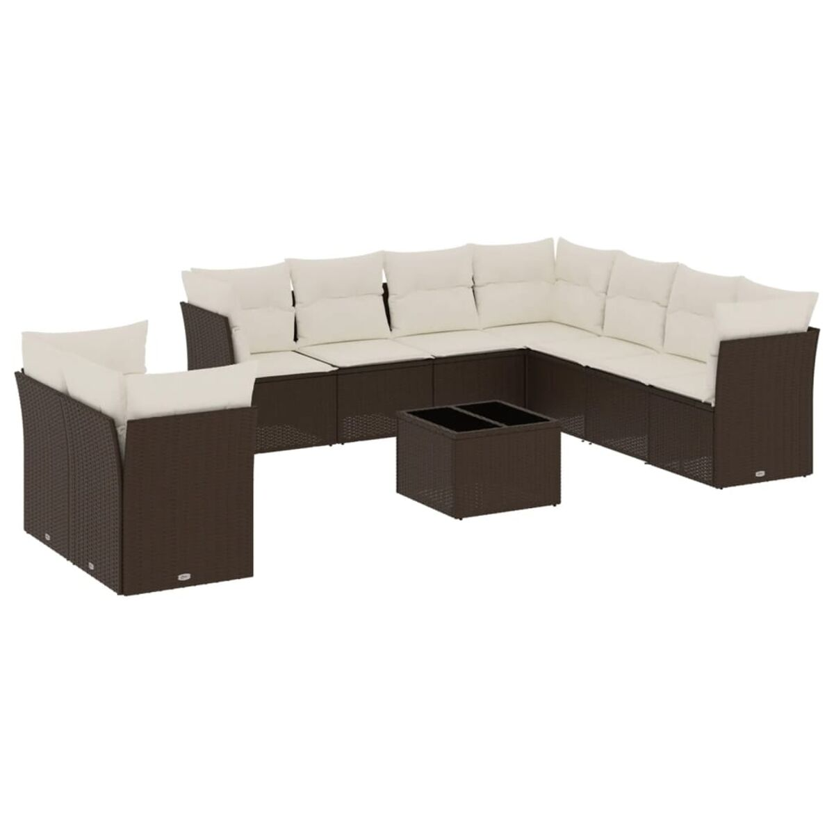Divano angolare da esterno in vimini marrone con cuscini color crema. Include un tavolo con piano in vetro.