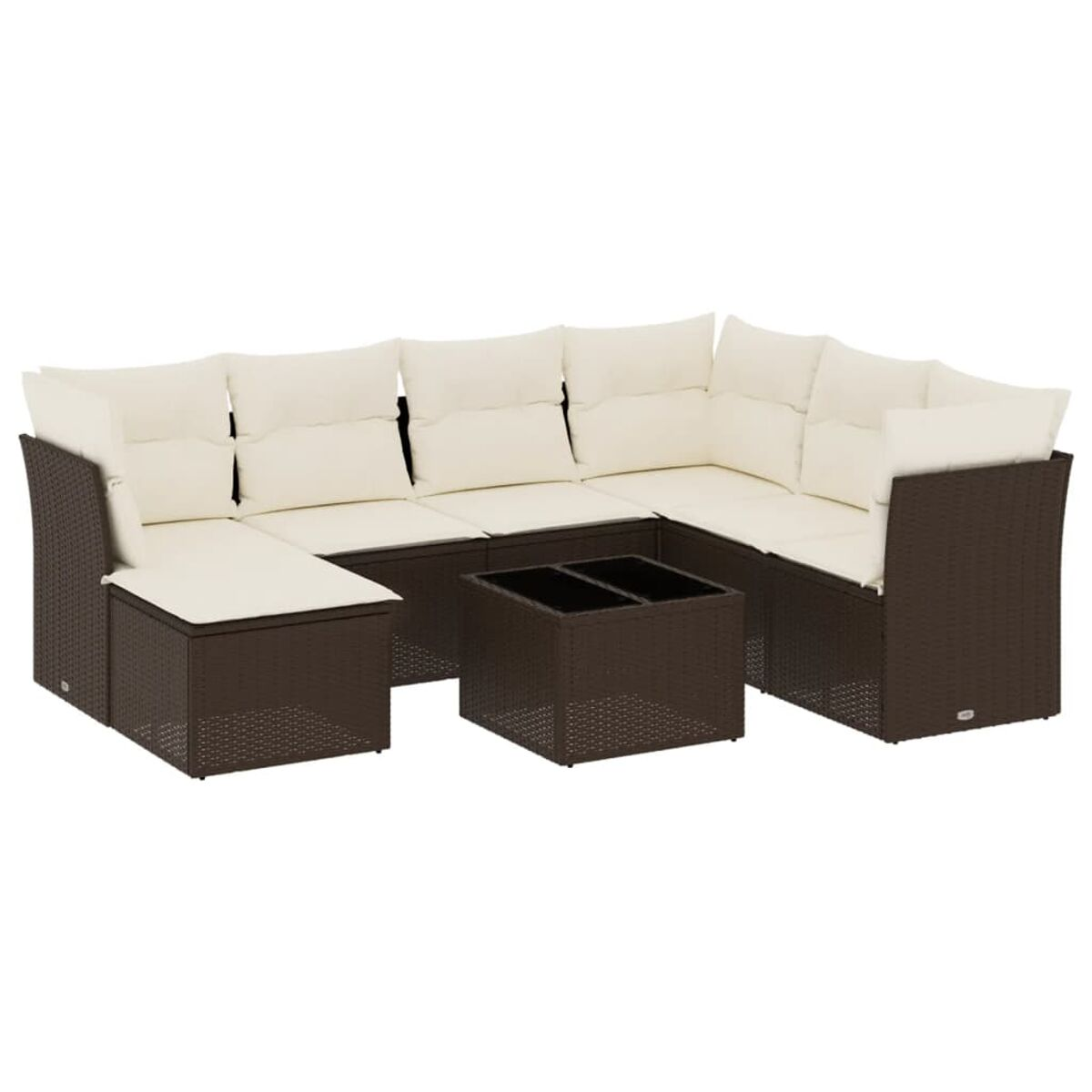 Divano angolare in vimini marrone con cuscini color crema e tavolino coordinato. Sfondo bianco.