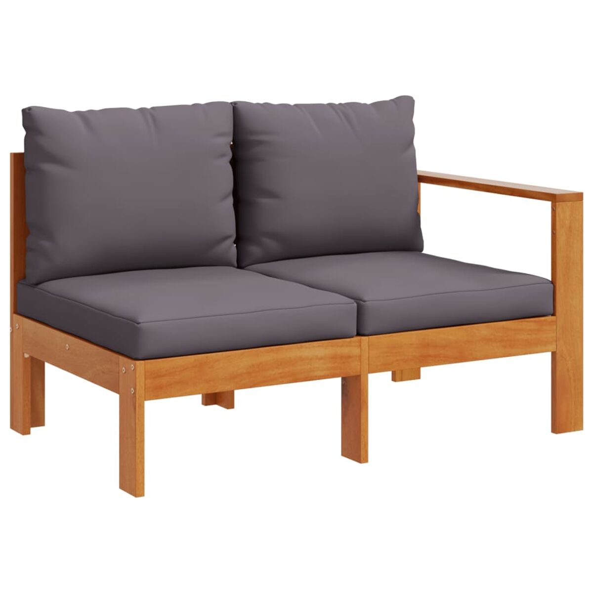 Zweisitziges Holzsofa mit grauen Kissen. Der Hintergrund ist unscharf.
