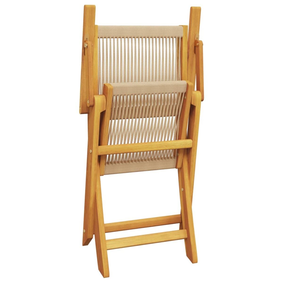 Klappstuhl aus Holz, zusammengeklappt. Beiger gewebter Sitz und Rückenlehne. Heller Holzrahmen.