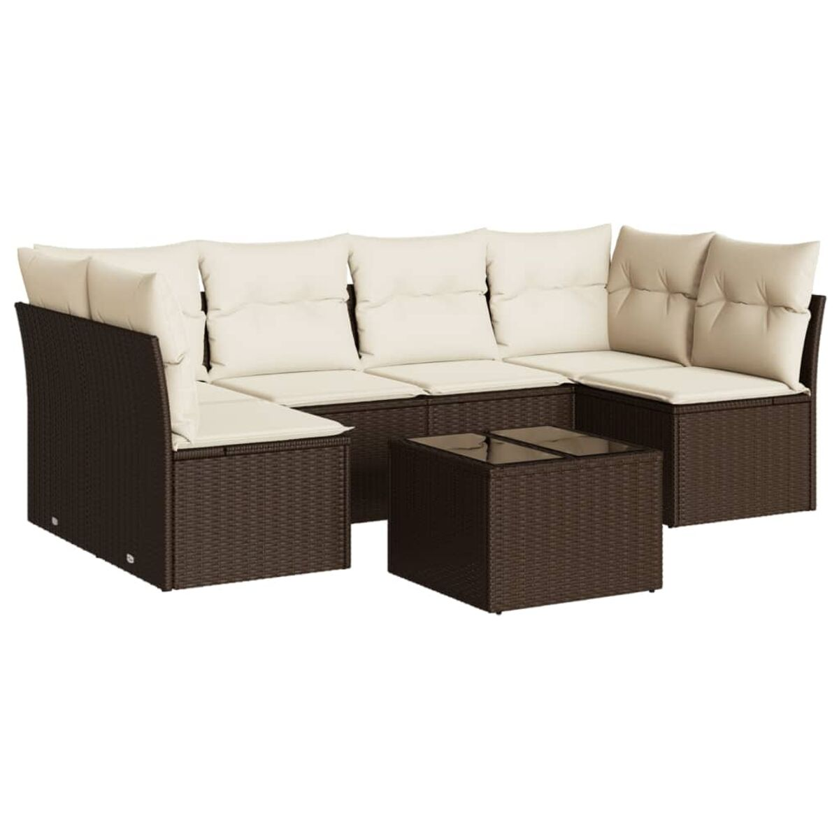Divano angolare in vimini marrone con cuscini color crema e tavolo quadrato, sfondo bianco.