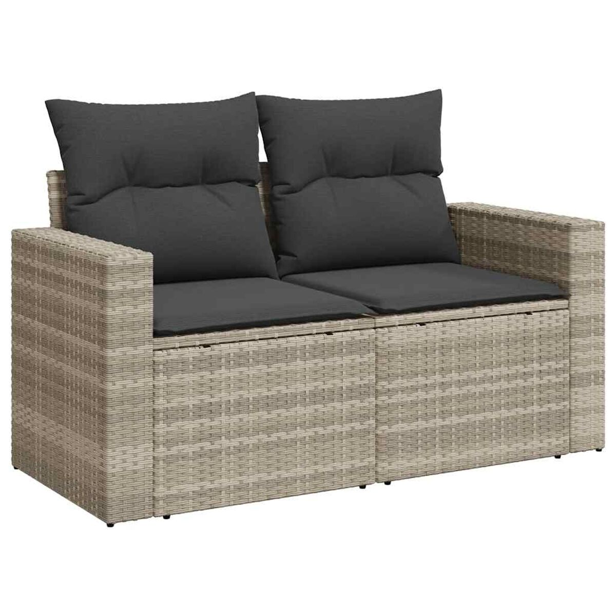Beige Korbliebe mit grauen Kissen.