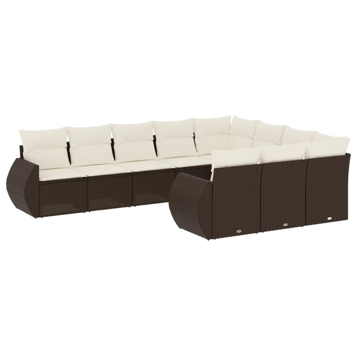 Divano angolare da esterno in rattan marrone scuro con cuscini color crema.