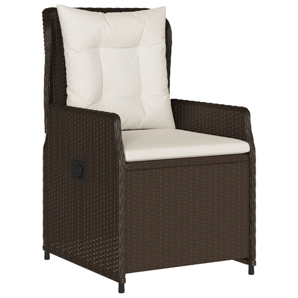 Sedia in vimini marrone con cuscino bianco e schienale alto, gambe nere.