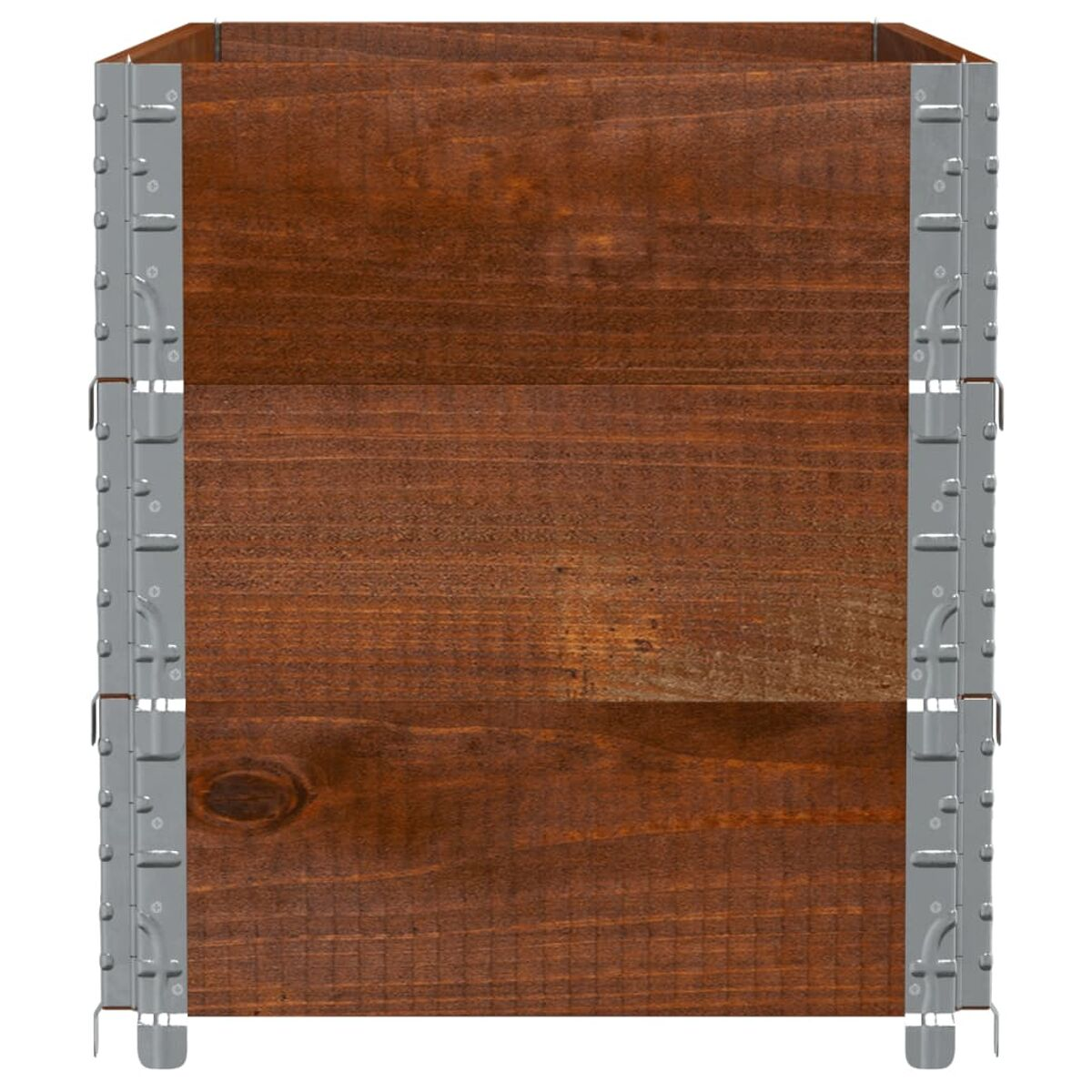 Una fioriera in legno marrone con strisce di metallo e rivetti sui lati.