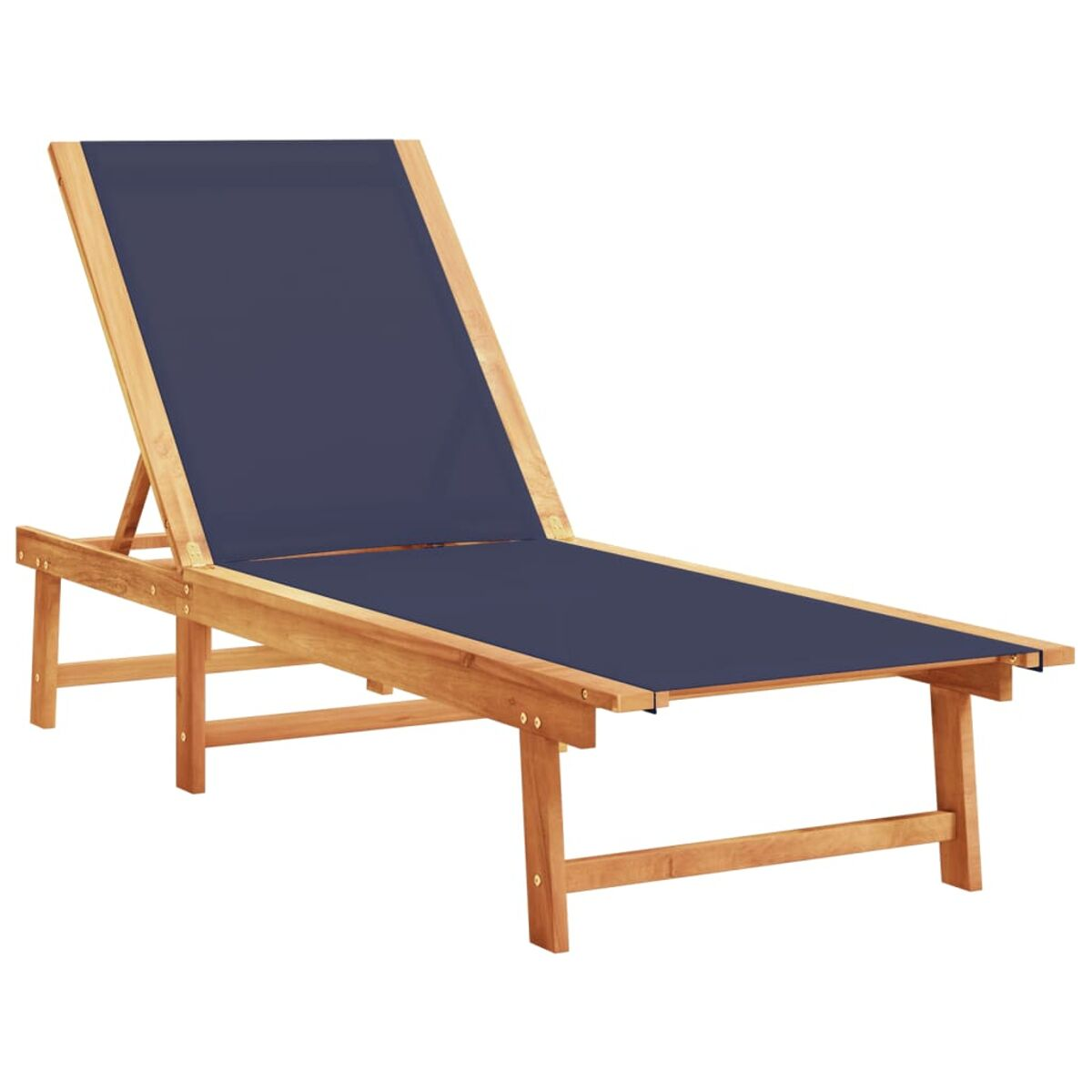 Una sdraio blu in legno e tessuto, su sfondo bianco.