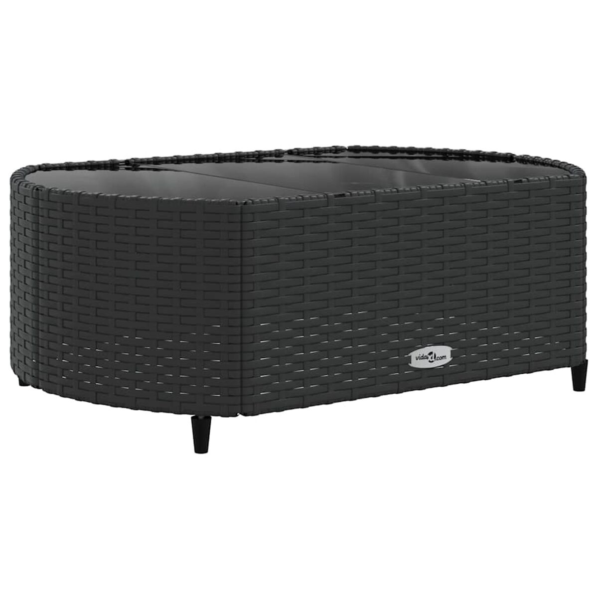 Tavolino ovale in vimini nero, con piano in vetro, su sfondo bianco.