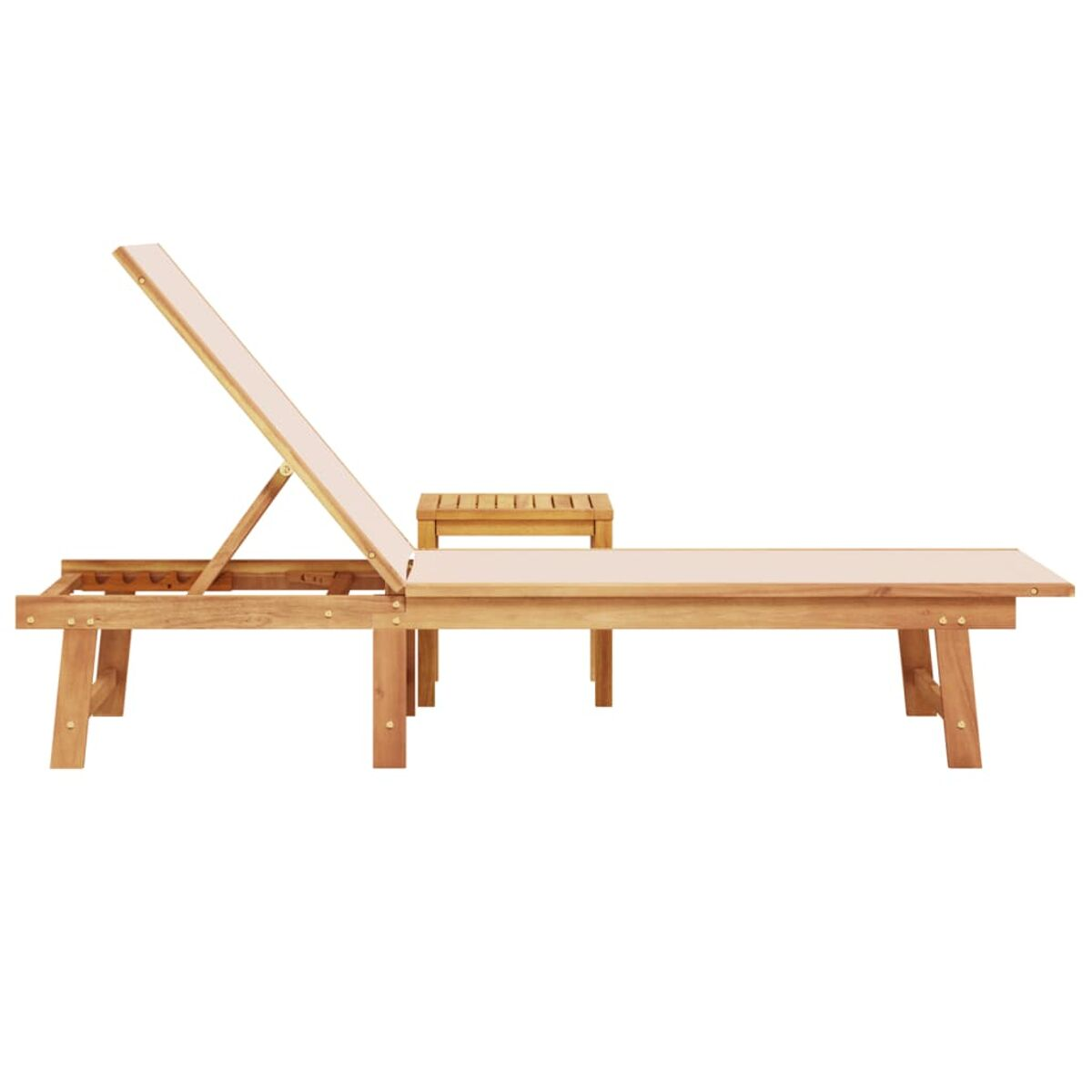 Holzliege mit weißem Kissen und kleinem Beistelltisch.