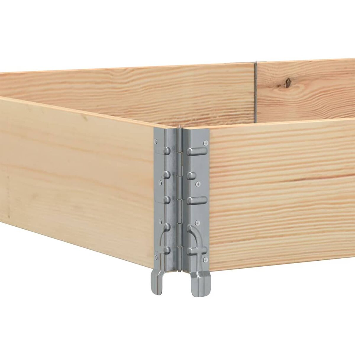 Holzrahmen mit Metallscharnieren. Nahaufnahme.