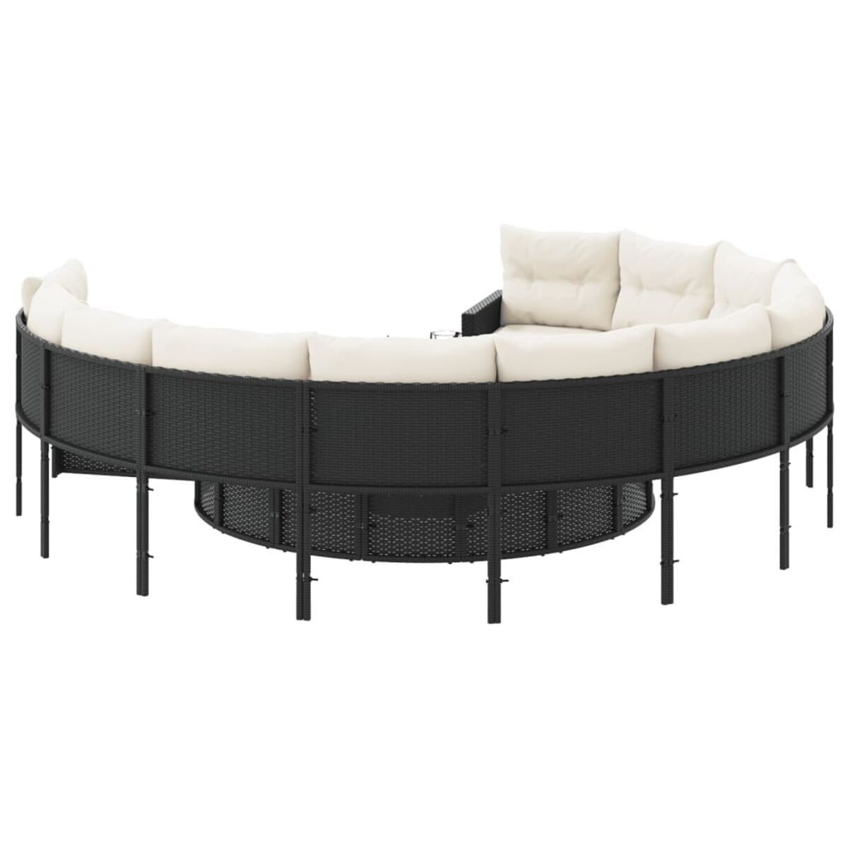 Schwarzes Halbkreis-Sofa aus Korbgeflecht. Cremefarbene Kissen. Gebogenes Design.