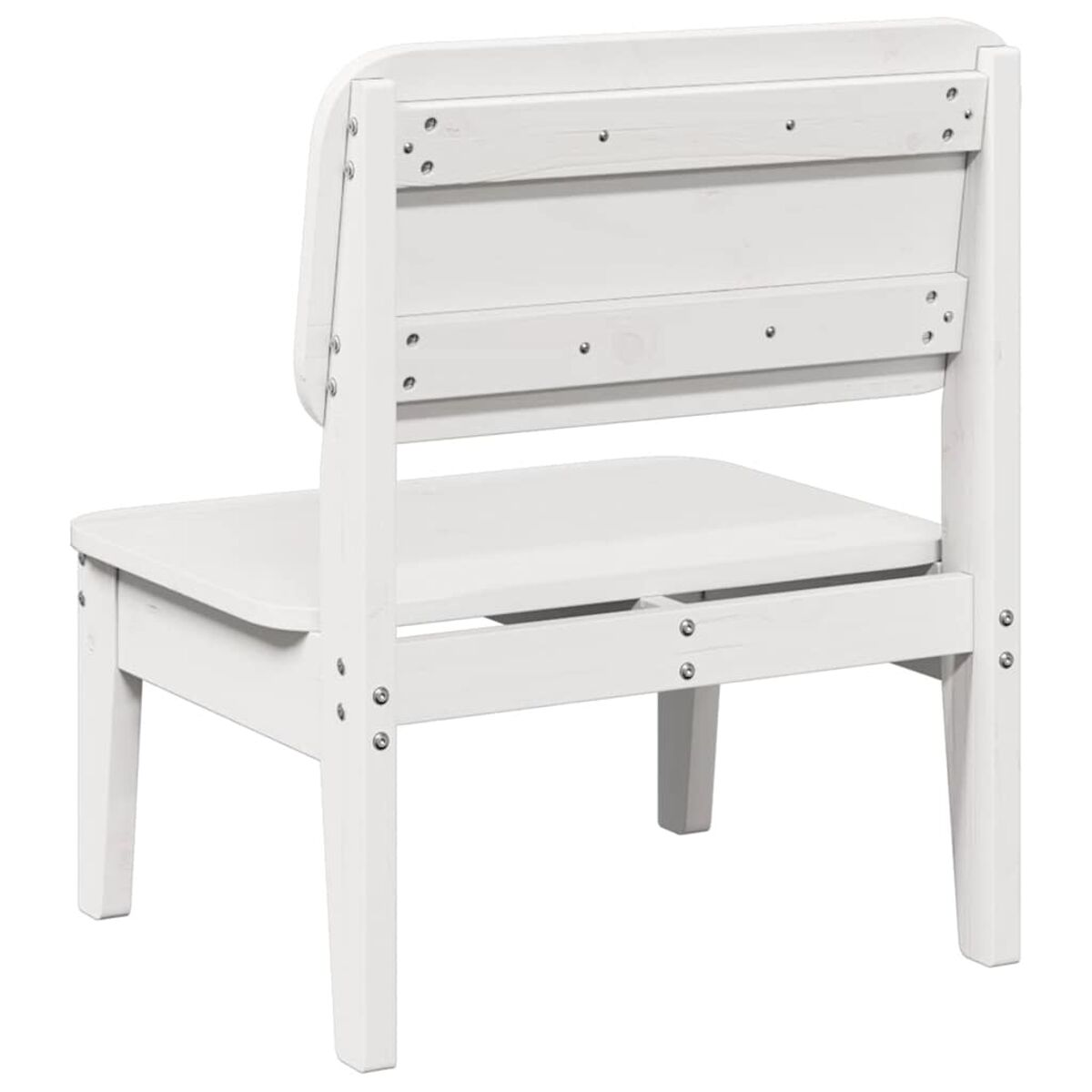 Sedia in legno bianco, vista posteriore. La sedia è semplice e ha uno schienale a doghe.