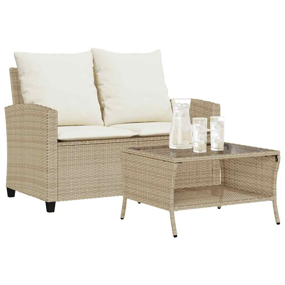 Set di sedute da esterno con vimini beige e cuscini bianchi. Include un divanetto e un tavolino.