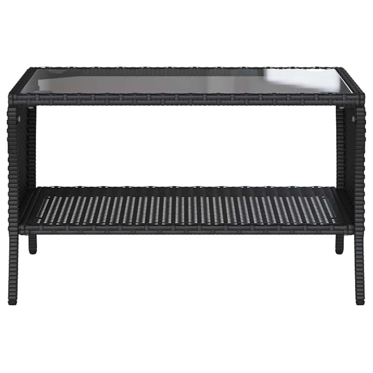 Mesa de centro de mimbre negra para exteriores con tapa de cristal y un estante debajo. Está sobre blanco.