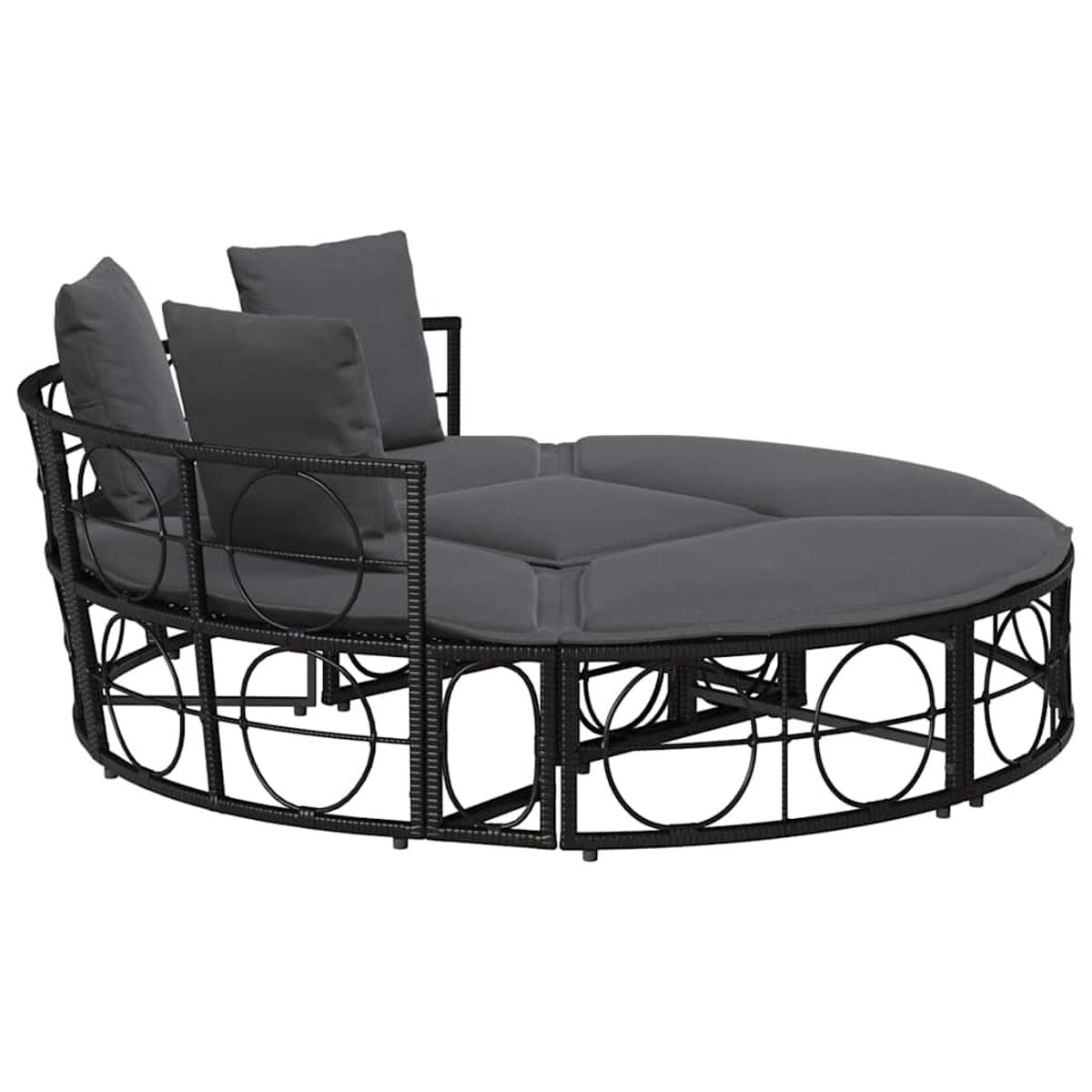 Schwarzes Rattan-Tagesbett für den Außenbereich mit Kissen, geschwungener Form und Metallrahmen.