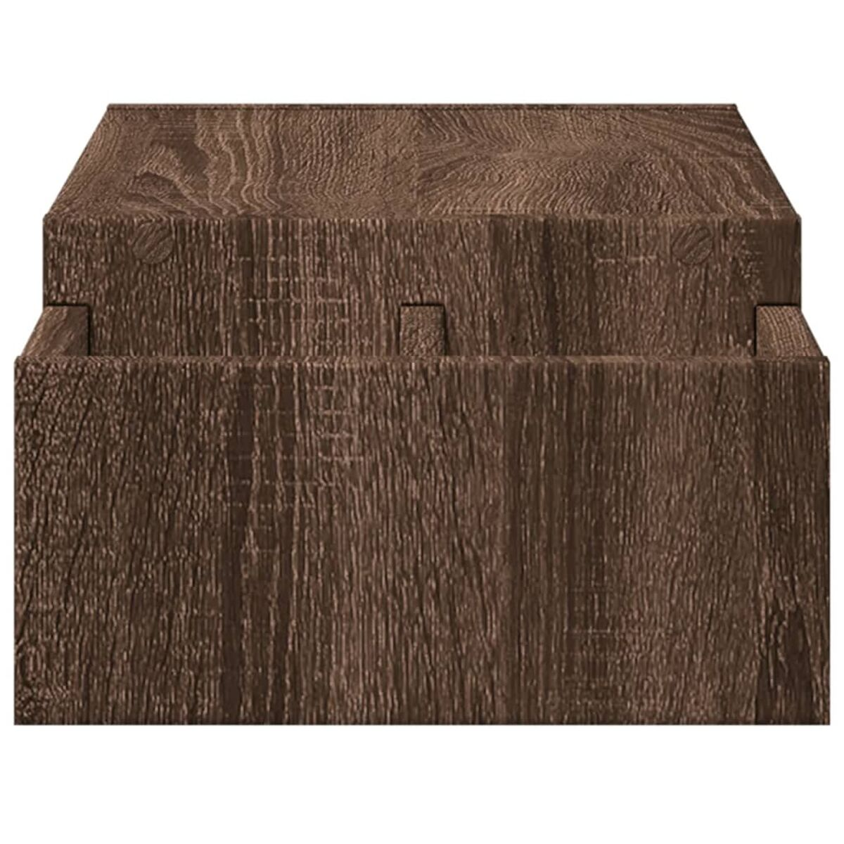 Nahaufnahme eines braunen Holzblocks, der die Maserung zeigt.