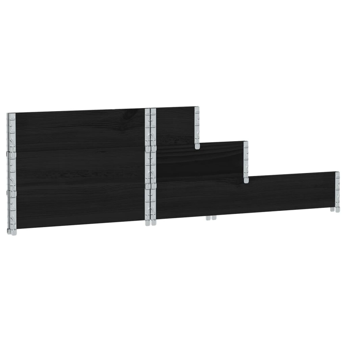 Pannelli di recinzione in legno nero con cerniere argentate, disposti a gradini.