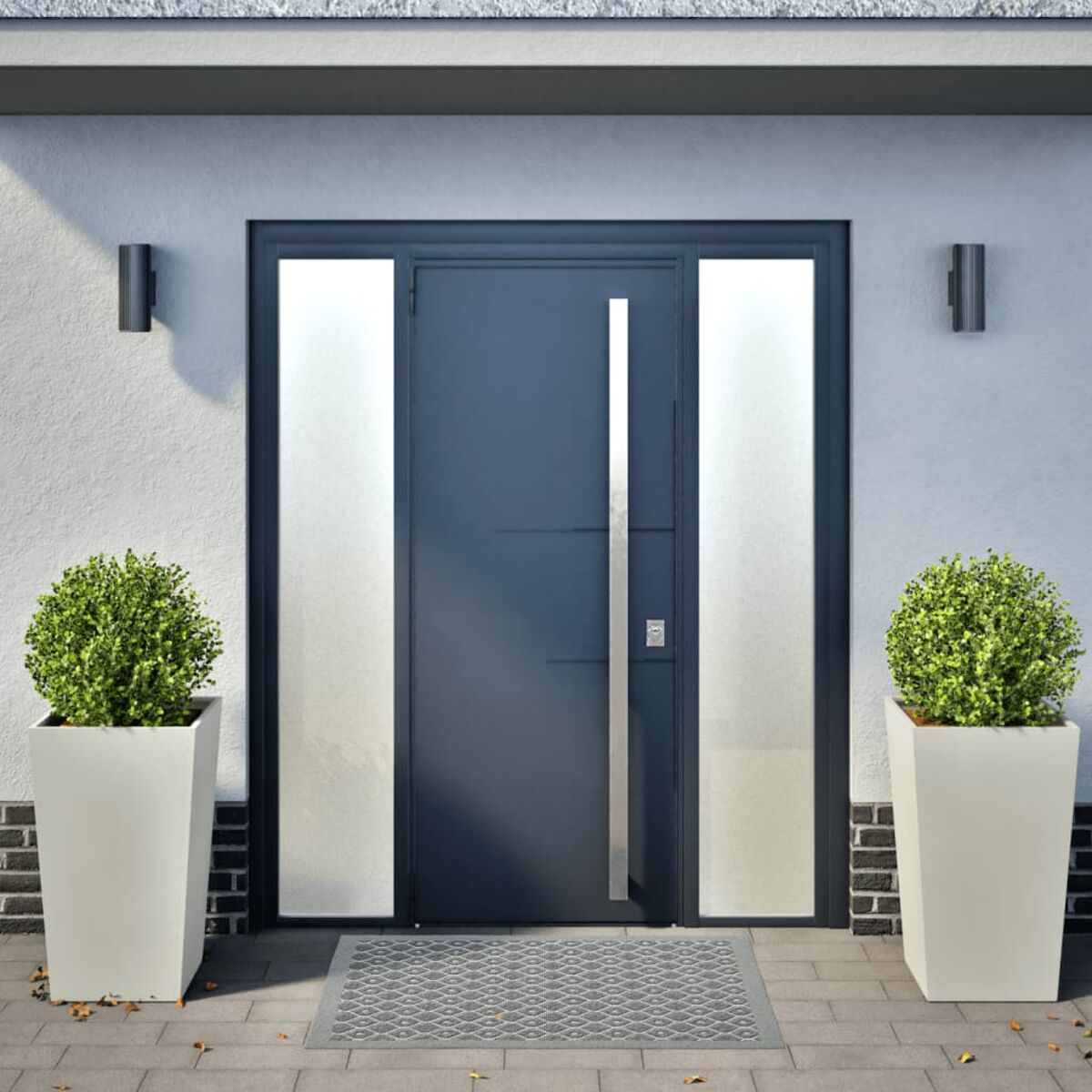 Un ingresso moderno con porta blu scuro, pannelli di vetro e piante simmetriche.