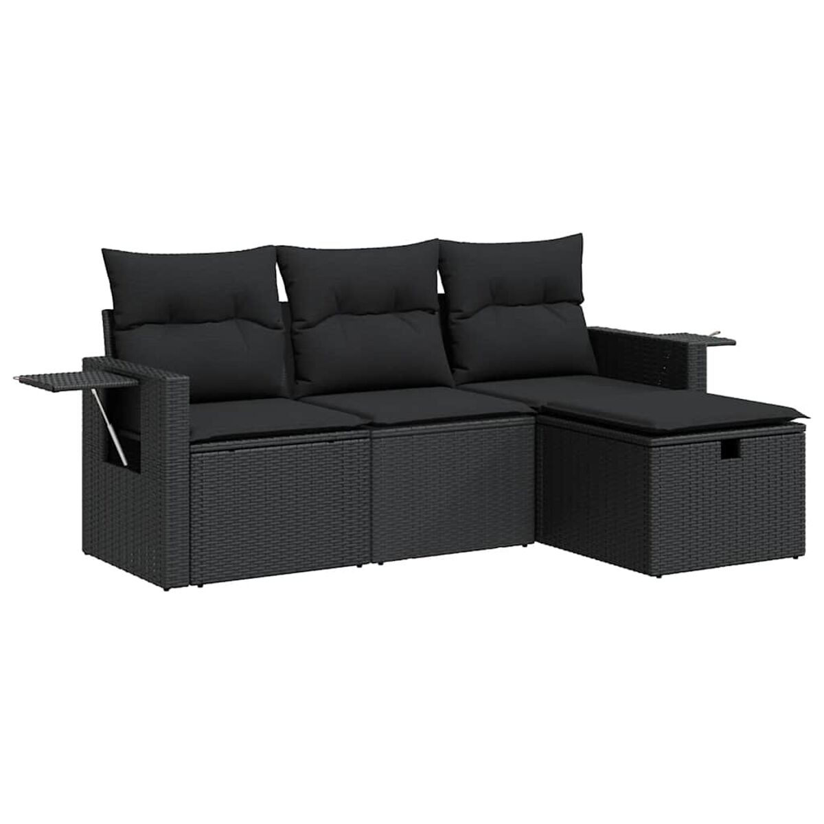 Set di divani in vimini nero con cuscini neri e un tavolino. Lo sfondo è bianco.