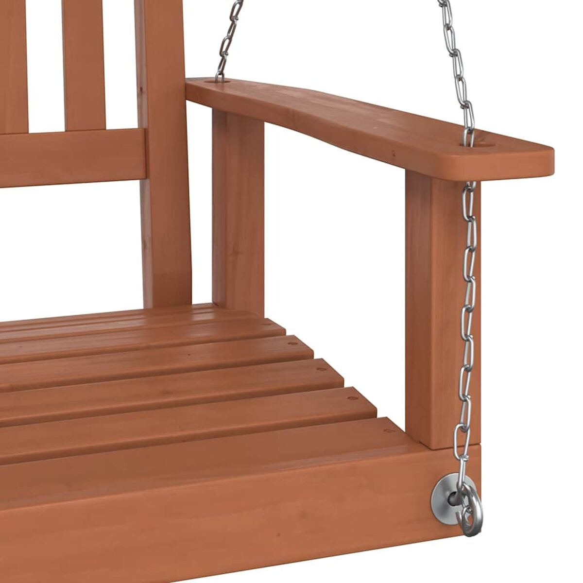 Holzschaukel mit Armlehne und Hängeketten. Das Holz ist braun.