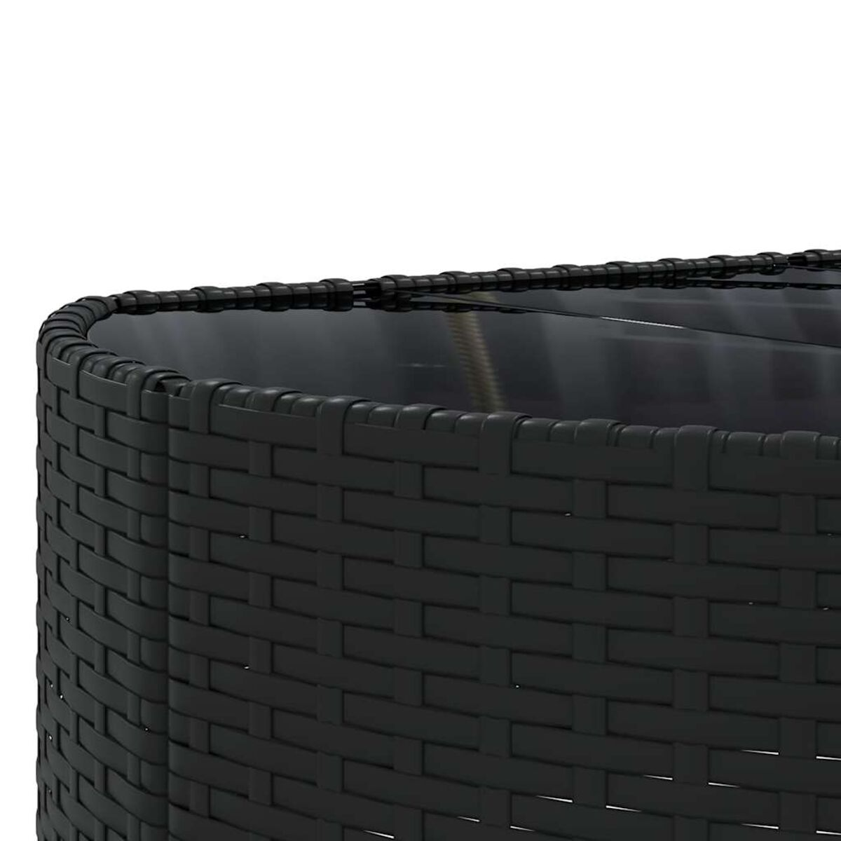 Primo piano di una superficie in vimini nero intrecciato, che mostra la trama e il motivo.