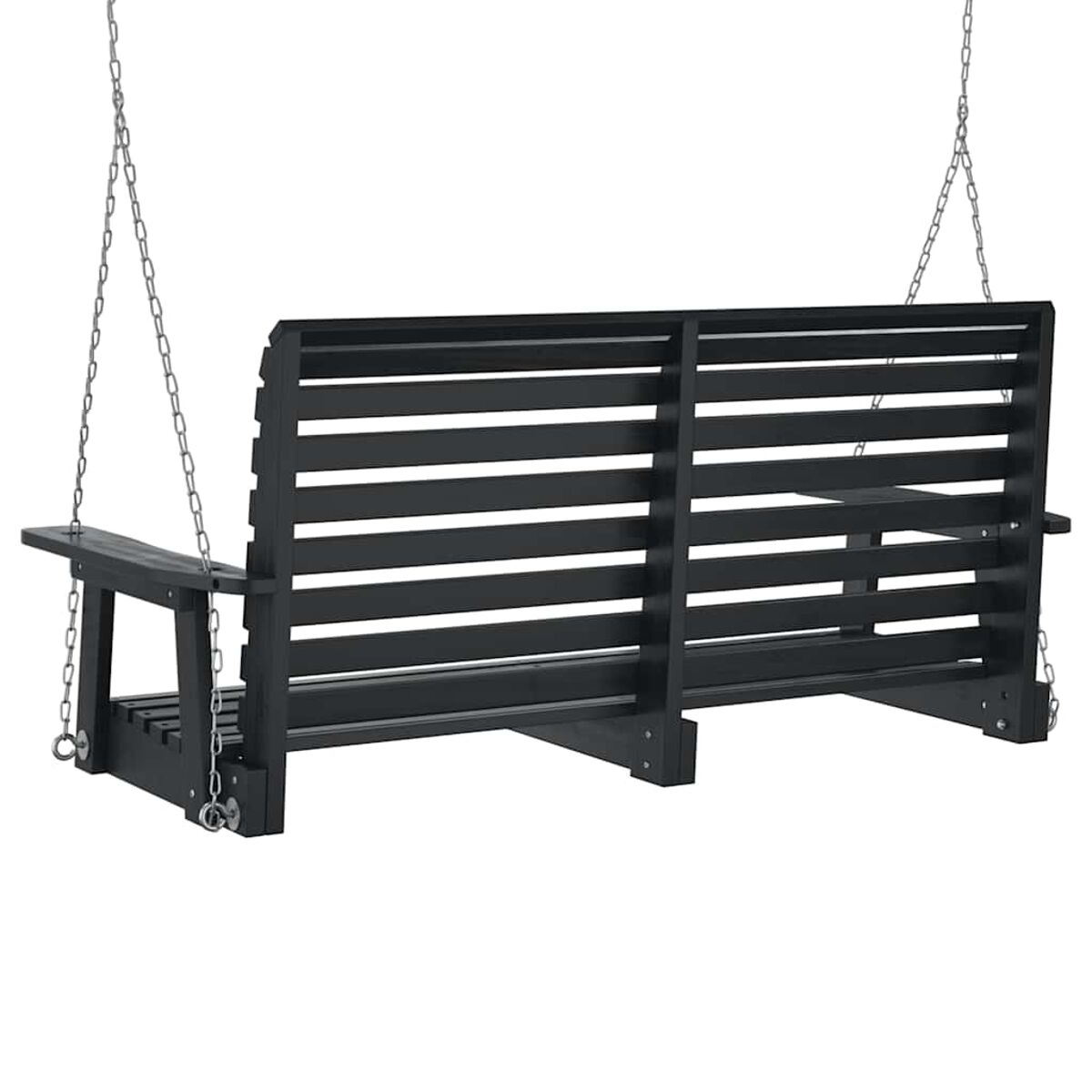 Eine schwarze Holzschaukelbank mit Lattenrücken und -sitz, die an Ketten hängt.