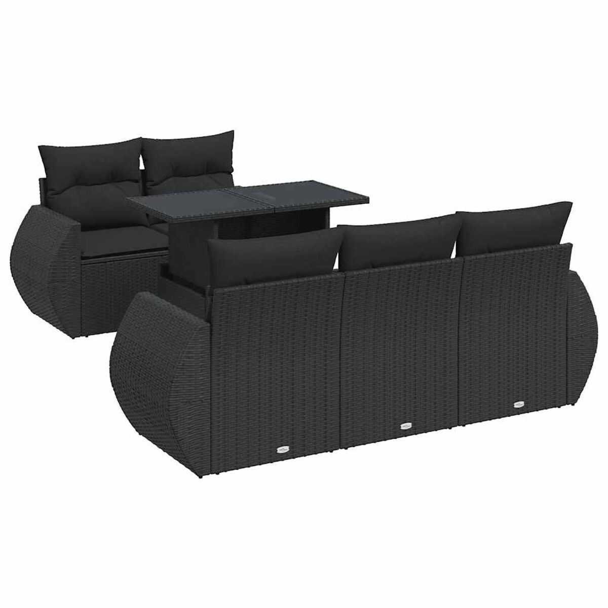 Set divano da esterno in rattan nero con cuscini neri e tavolo. Tutto su sfondo bianco.