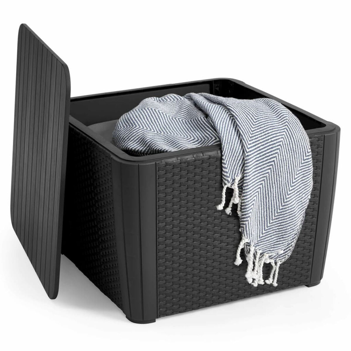 Contenitore in vimini nero con coperchio aperto e coperta.
