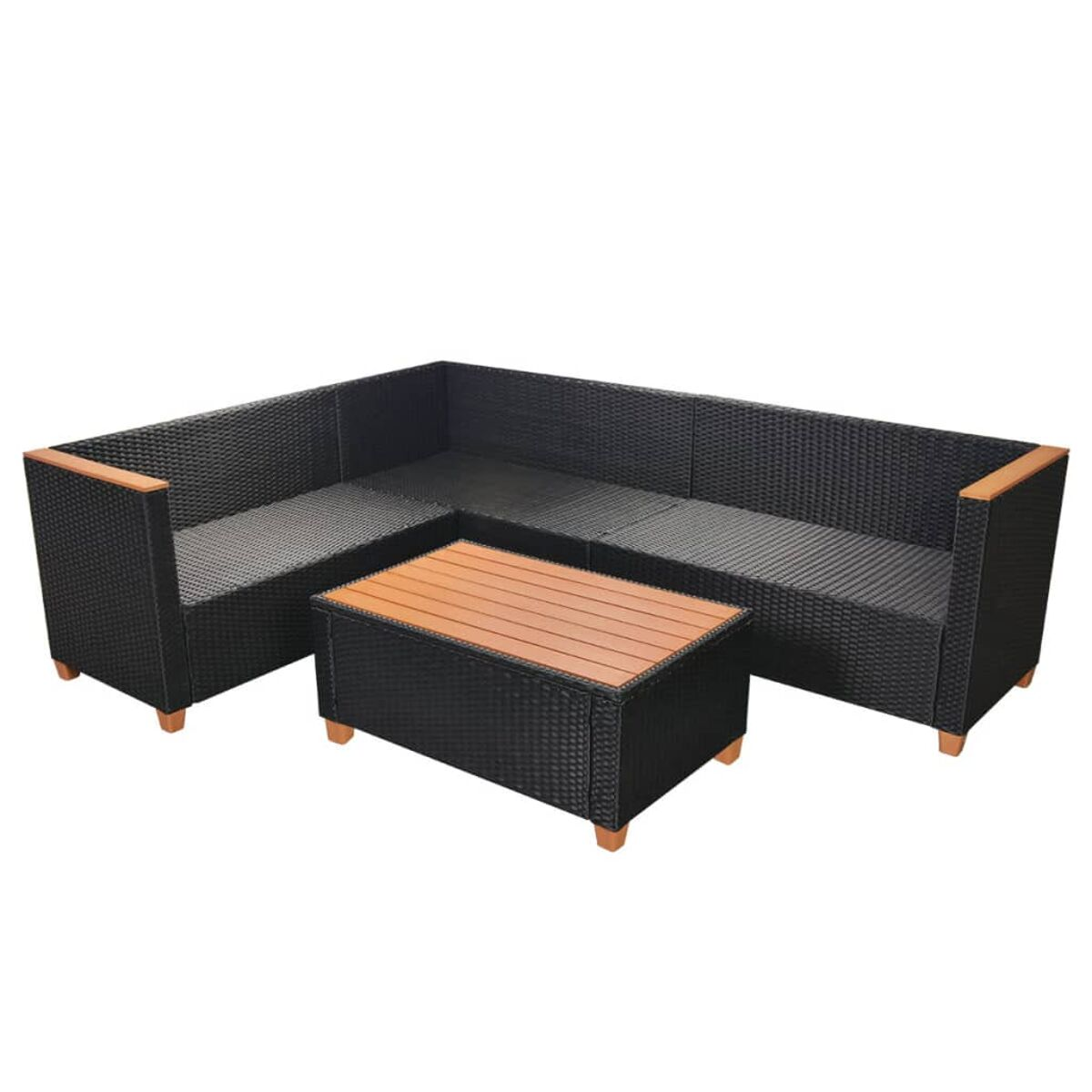 Schwarzes Outdoor-Ecksofa aus Korbgeflecht mit Armlehnen aus Holz und einem passenden Couchtisch.