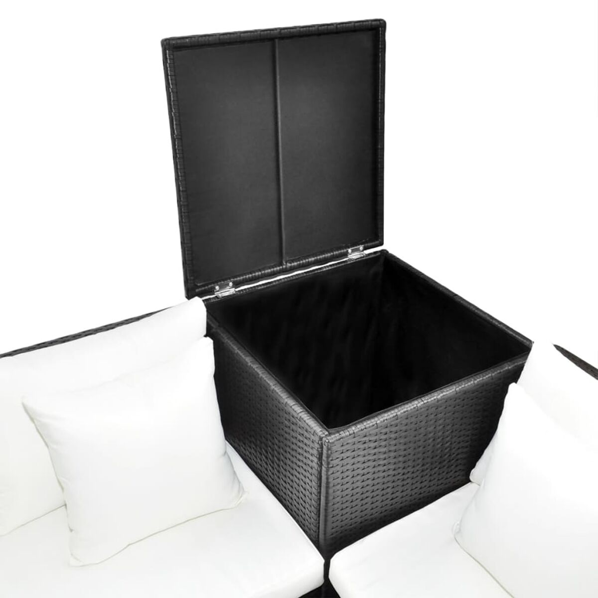 Eine schwarze Outdoor-Aufbewahrungsbox mit geöffnetem Deckel. Auf den Seiten sind weiße Kissen zu sehen.